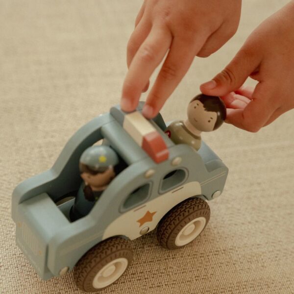 Voiture de police en bois FSC – Image 2