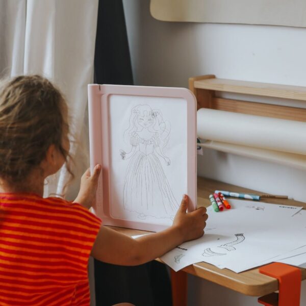 Tablette à dessin lumineuse Kidydraw Pro "Dessinons la mode" – Image 2
