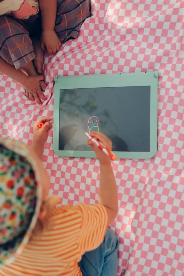 Tablette à dessin lumineuse Kidydraw Pro – Image 10