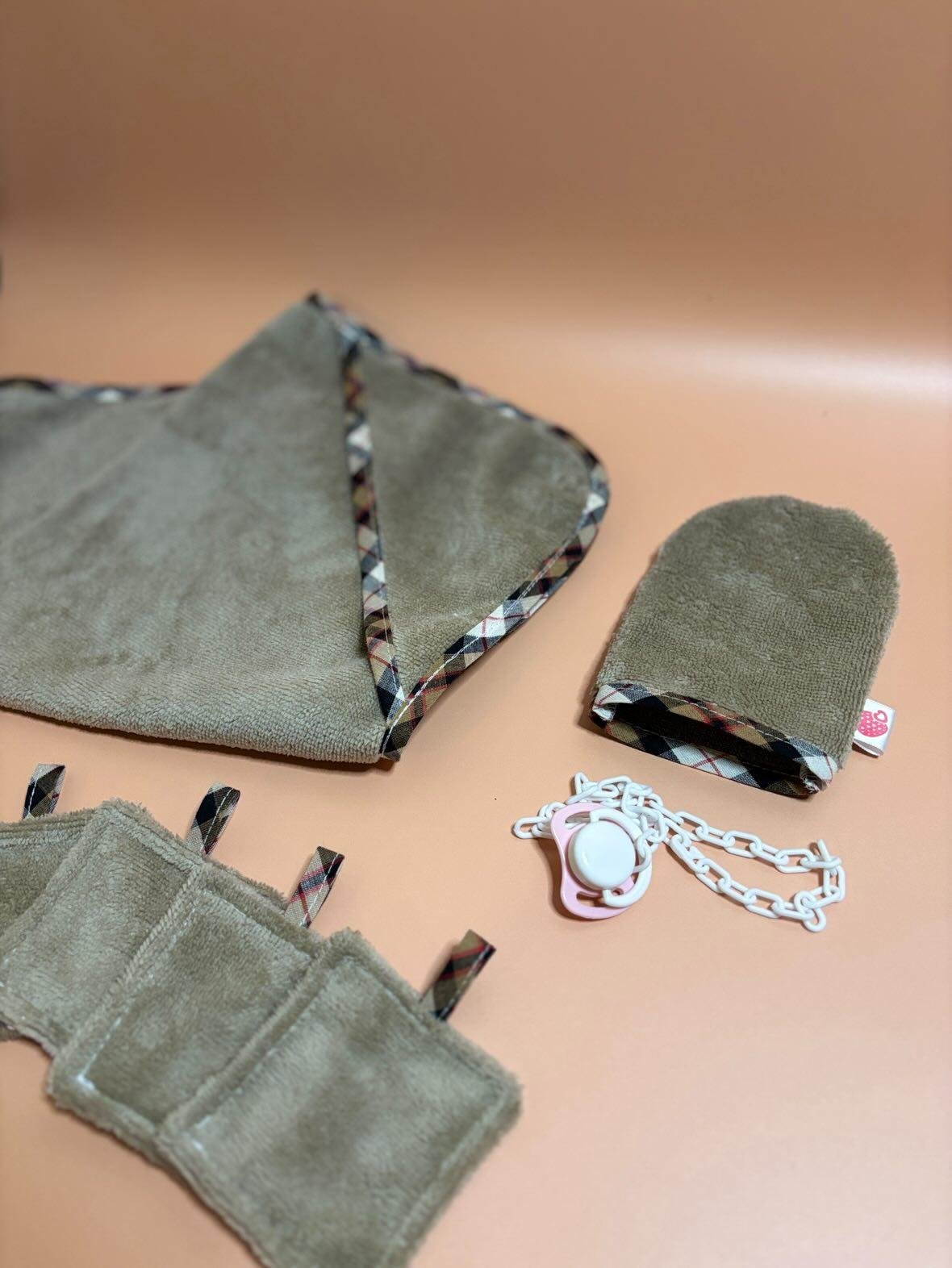 Ensemble de toilette et cape de bain pour poupée – Image 6