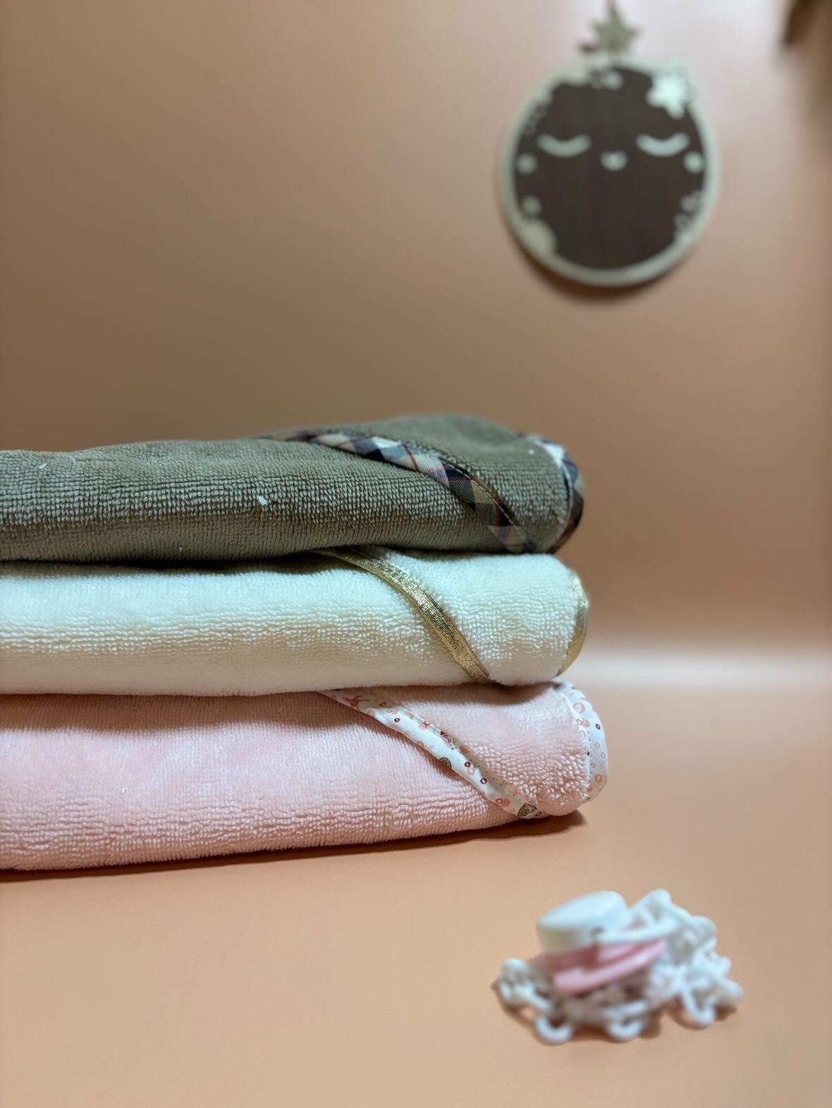 Ensemble de toilette et cape de bain pour poupée – Image 5