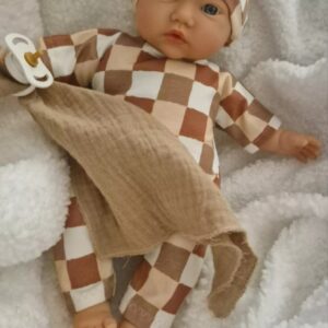 Poupon et sa tenue 3 pièces damier