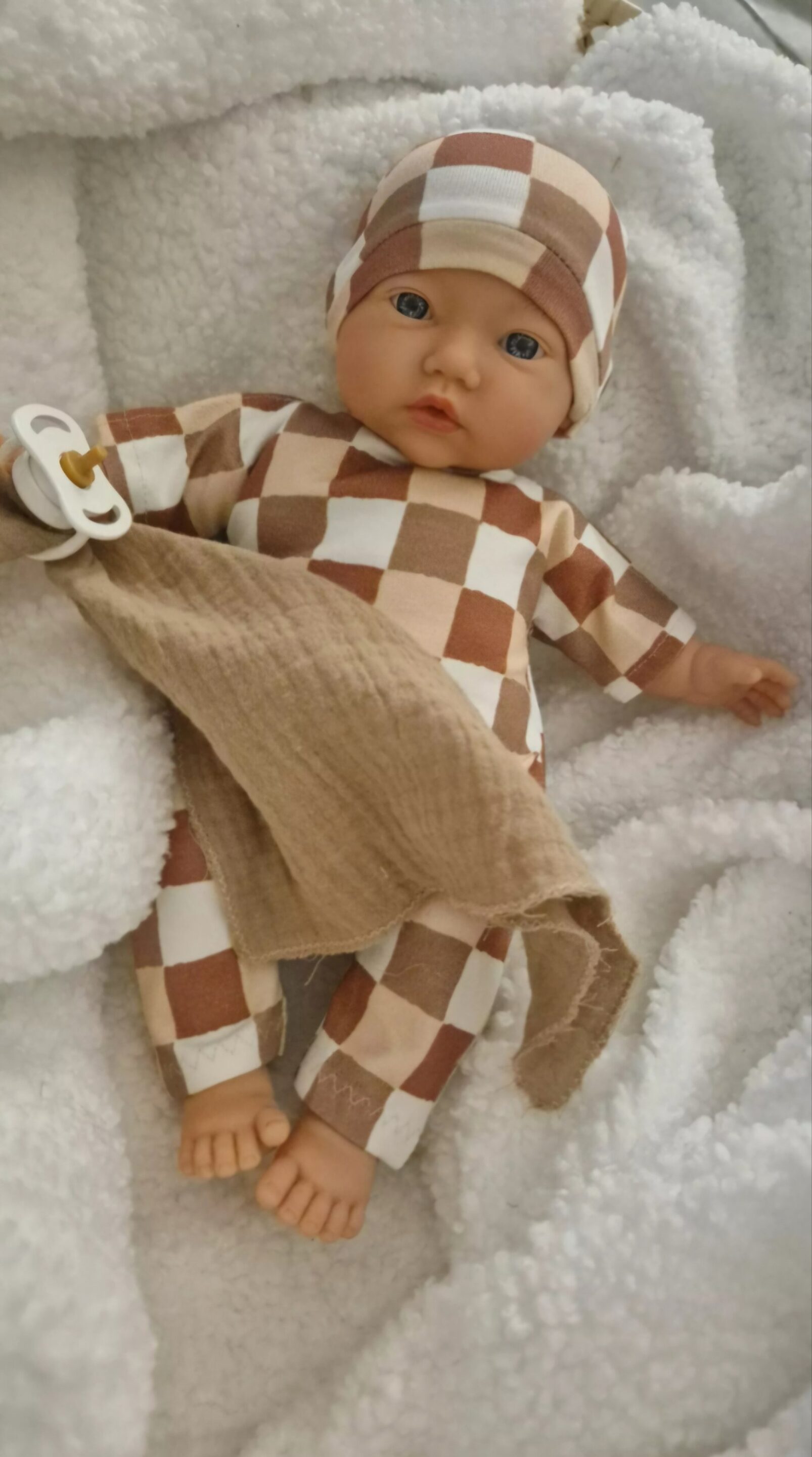 Poupon et sa tenue 3 pièces damier