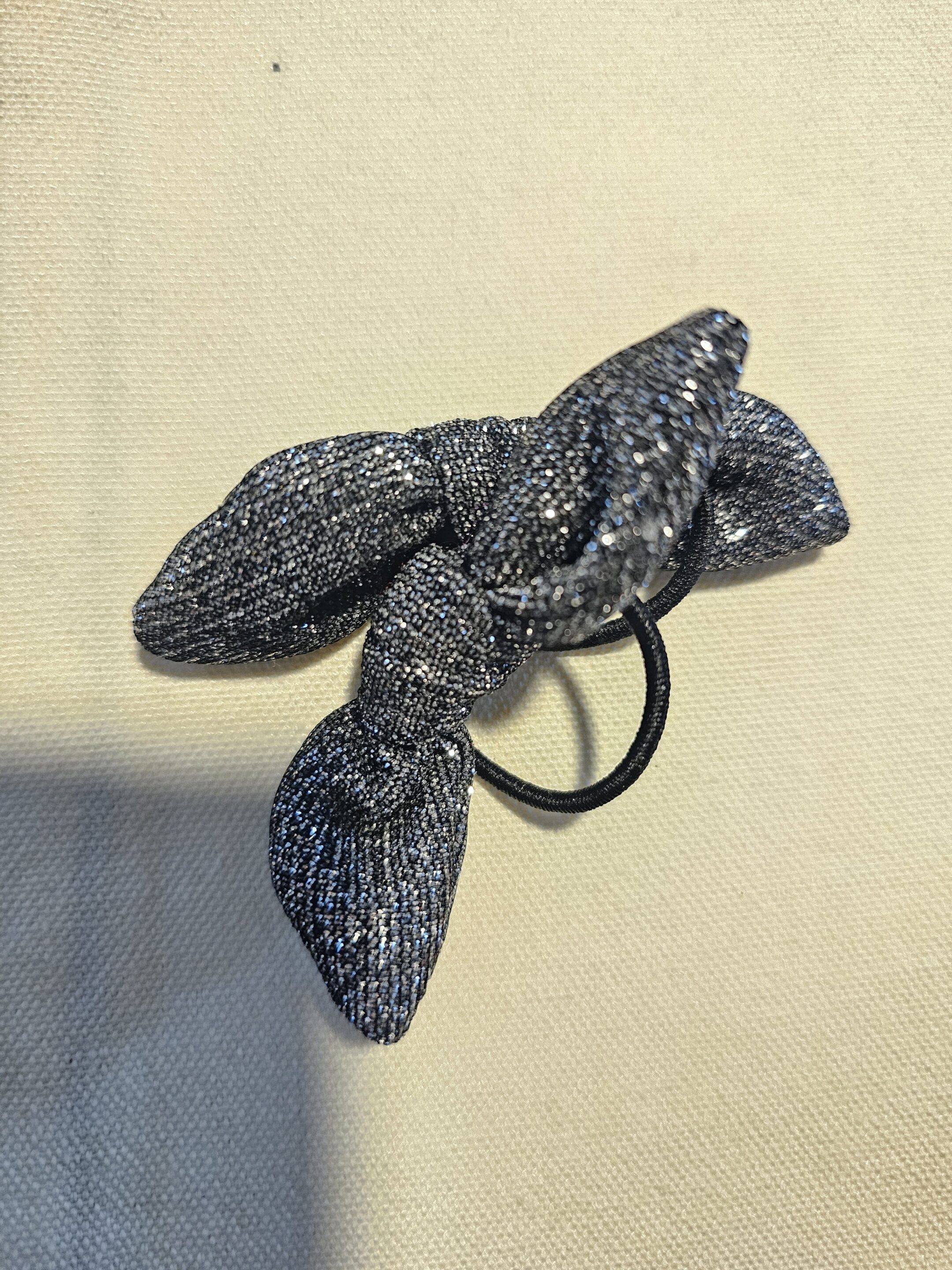 Elastiques nœud pour enfant noir pailletés – Image 2