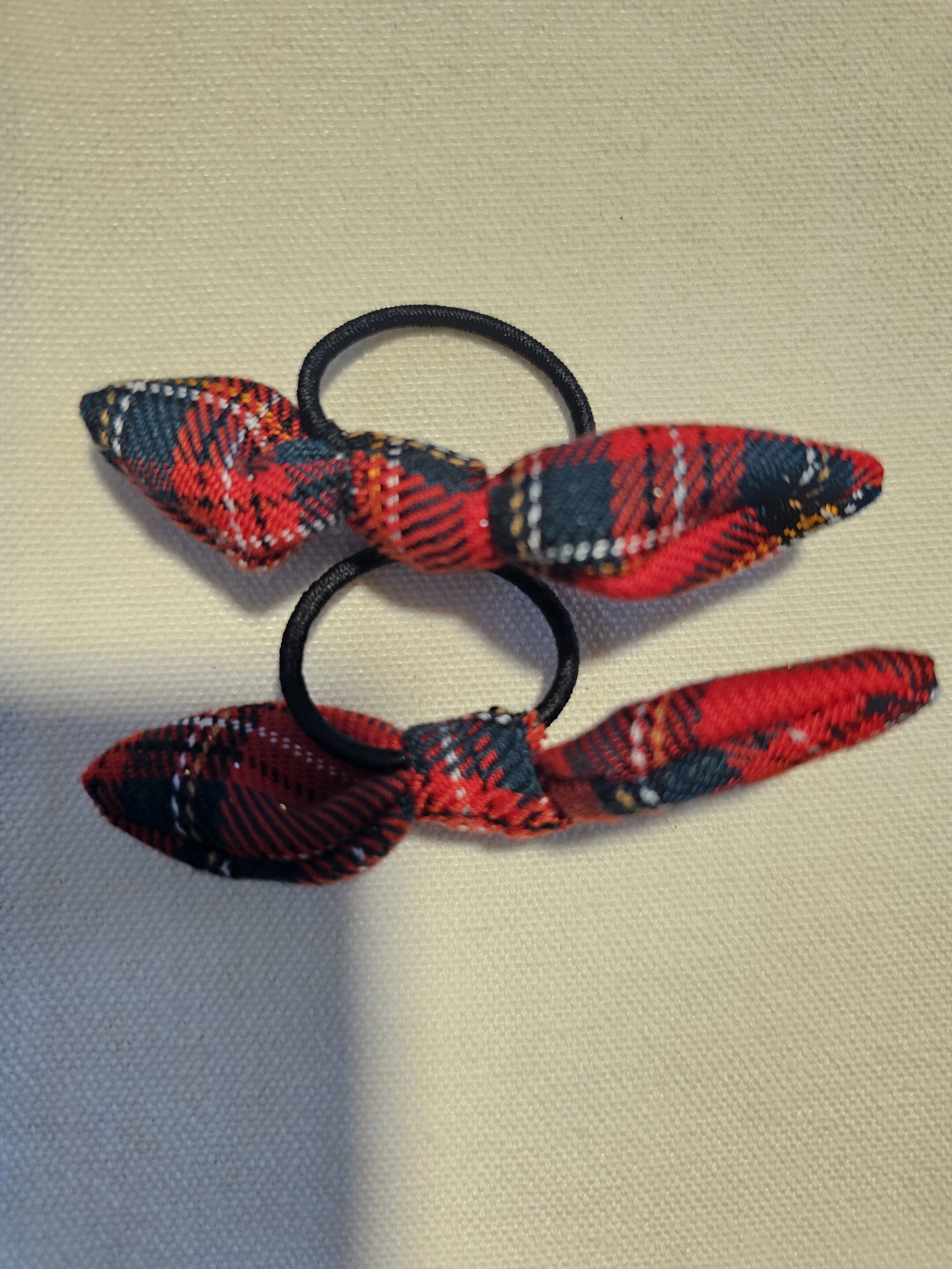 Elastiques nœud pour enfant Tartan rouge – Image 2