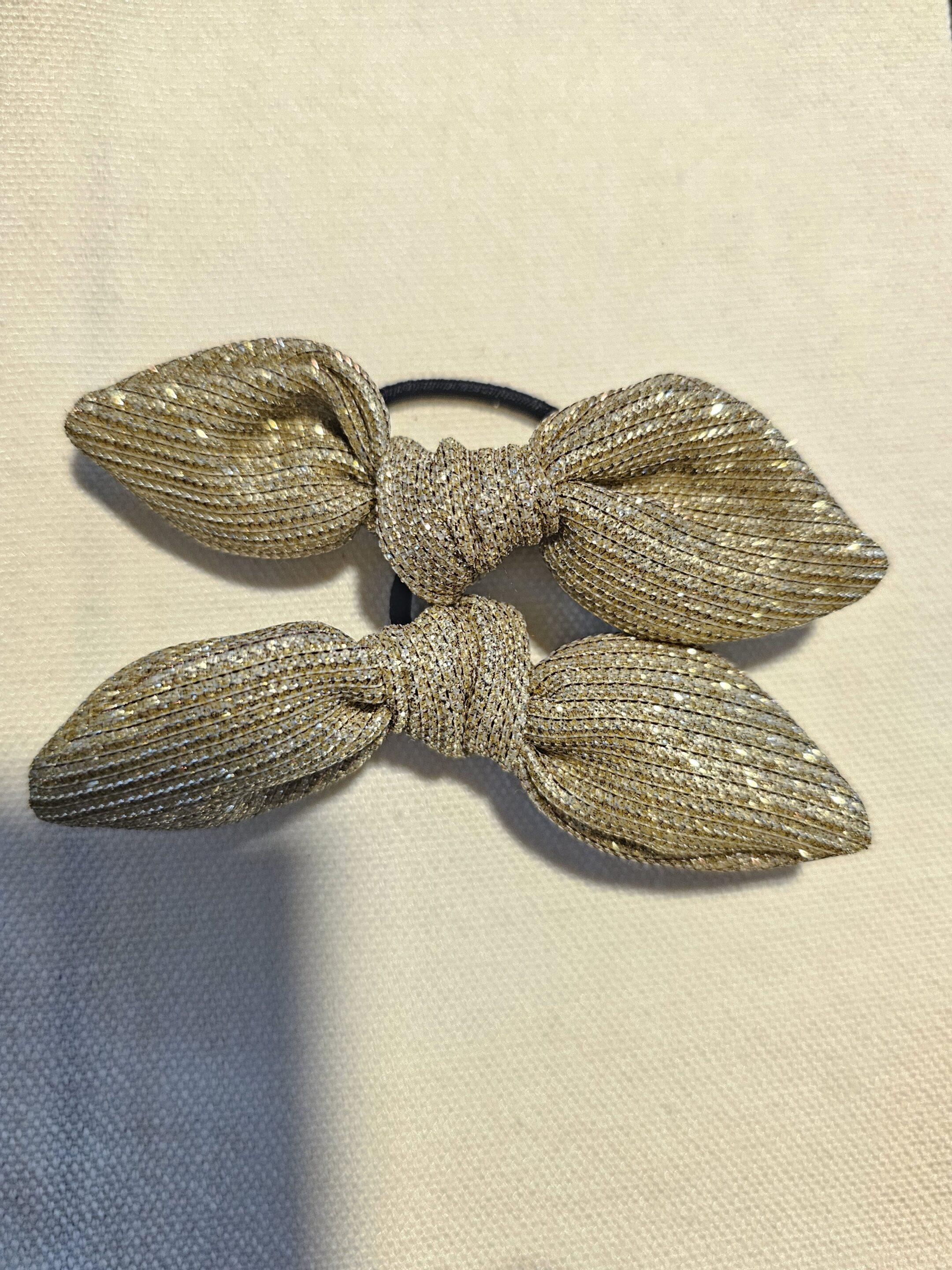 Elastiques nœud pour enfant dorés pailletés – Image 2