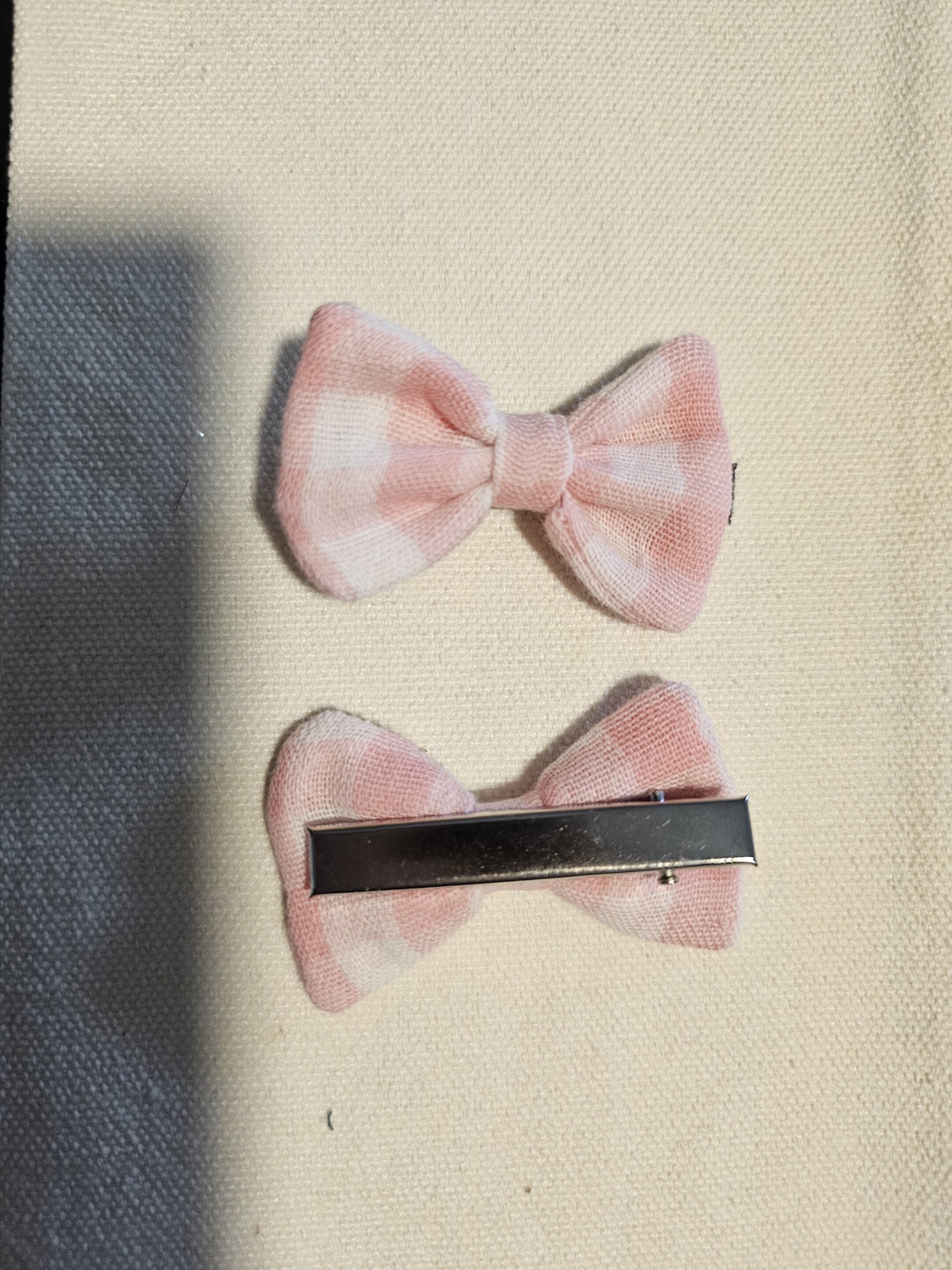 Lot de 2 mini pinces Vichy rose – Image 2