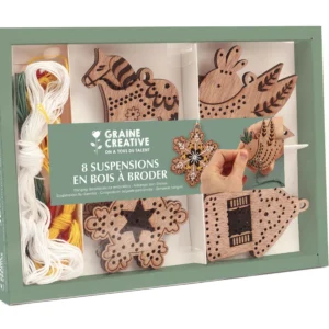 Kit de 8 suspensions bois à broder Noel